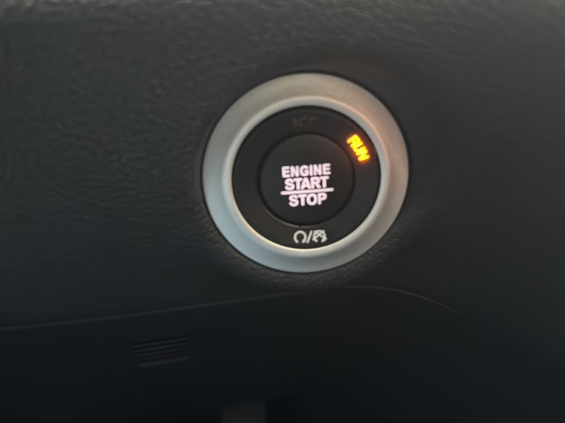 Chrysler Pacifica Vehicle Full-screen Gallery Image 20