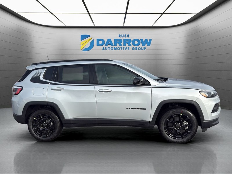 Jeep Compass Vehicle Full-screen Gallery Image 6