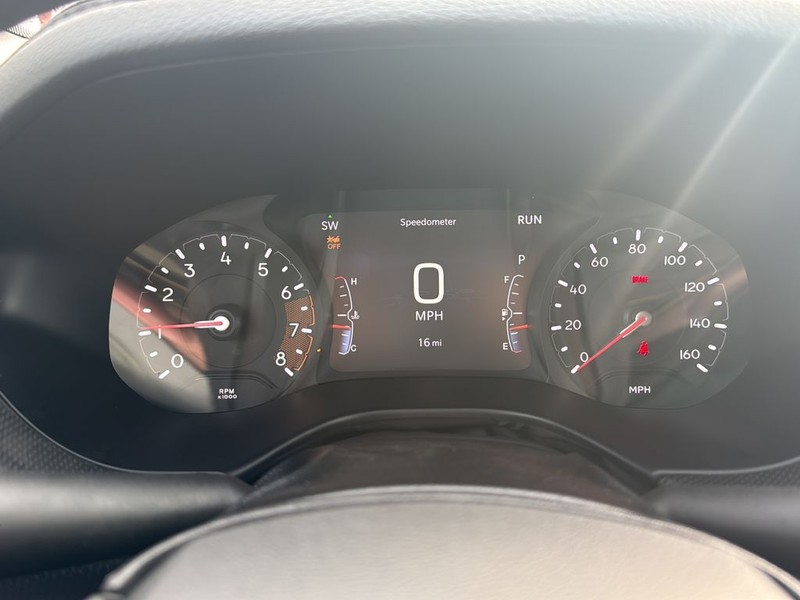 Jeep Compass Vehicle Full-screen Gallery Image 13