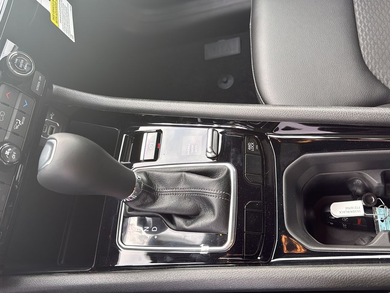 Jeep Compass Vehicle Full-screen Gallery Image 21