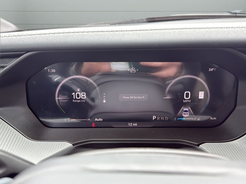 Jeep Cherokee Vehicle Full-screen Gallery Image 13