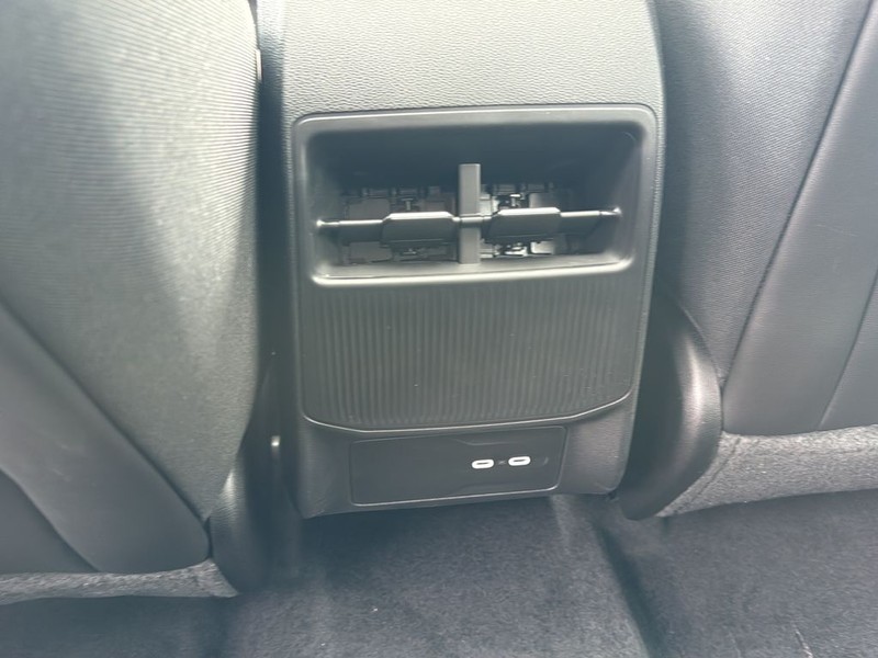 Jeep Cherokee Vehicle Full-screen Gallery Image 18