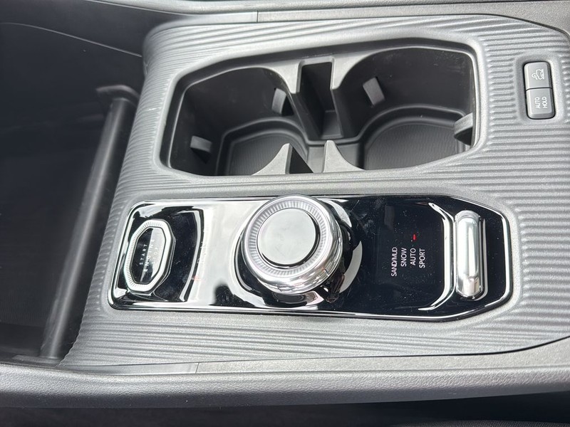 Jeep Cherokee Vehicle Full-screen Gallery Image 22