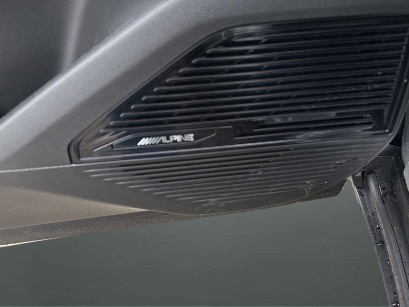 Jeep Cherokee Vehicle Full-screen Gallery Image 27