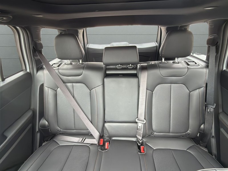 Jeep Cherokee Vehicle Full-screen Gallery Image 30