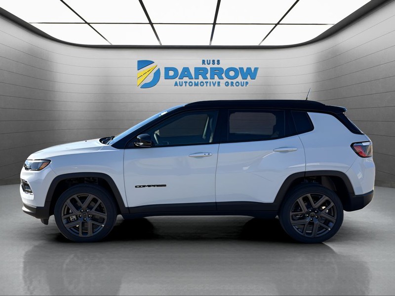 Jeep Compass Vehicle Full-screen Gallery Image 2