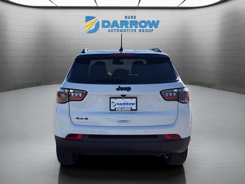 Jeep Compass Vehicle Full-screen Gallery Image 4