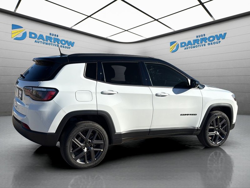 Jeep Compass Vehicle Full-screen Gallery Image 5