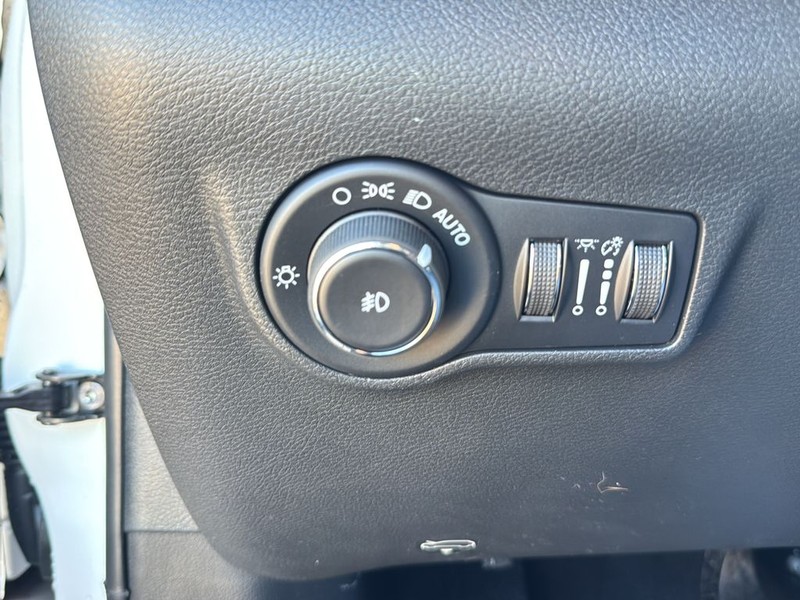 Jeep Compass Vehicle Full-screen Gallery Image 19