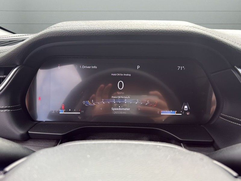 Jeep Grand Cherokee Vehicle Full-screen Gallery Image 23