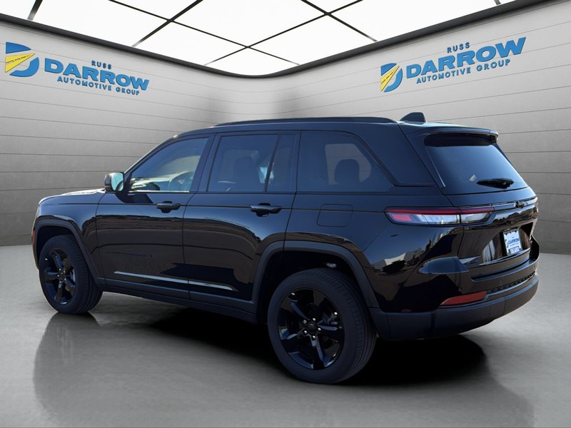 Jeep Grand Cherokee Vehicle Full-screen Gallery Image 3