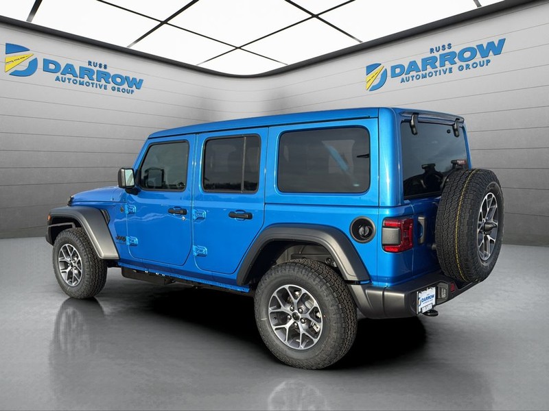 Jeep Wrangler Vehicle Full-screen Gallery Image 3