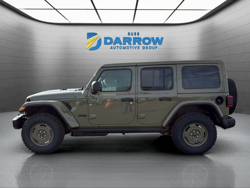 Jeep Wrangler Vehicle Full-screen Gallery Image 2