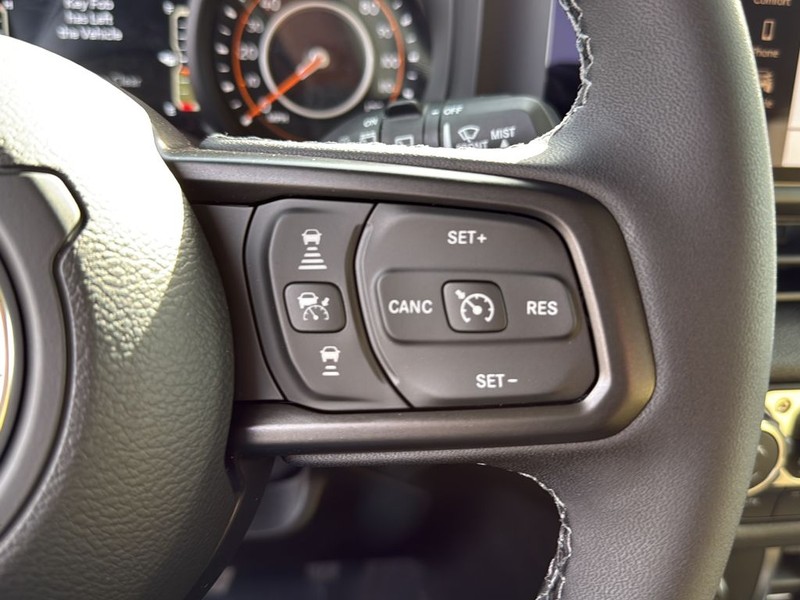 Jeep Wrangler Vehicle Full-screen Gallery Image 19