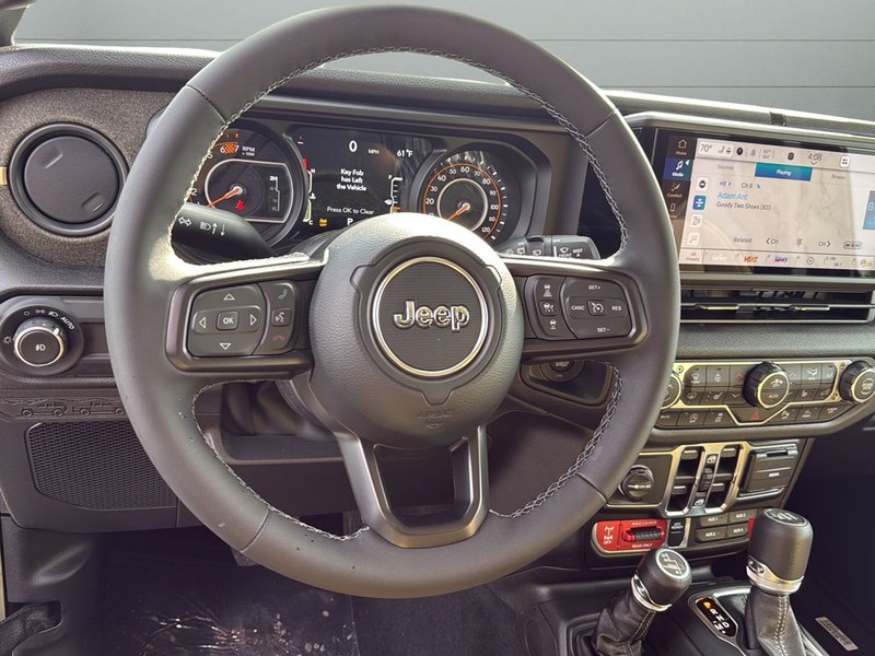 Jeep Wrangler Vehicle Full-screen Gallery Image 26