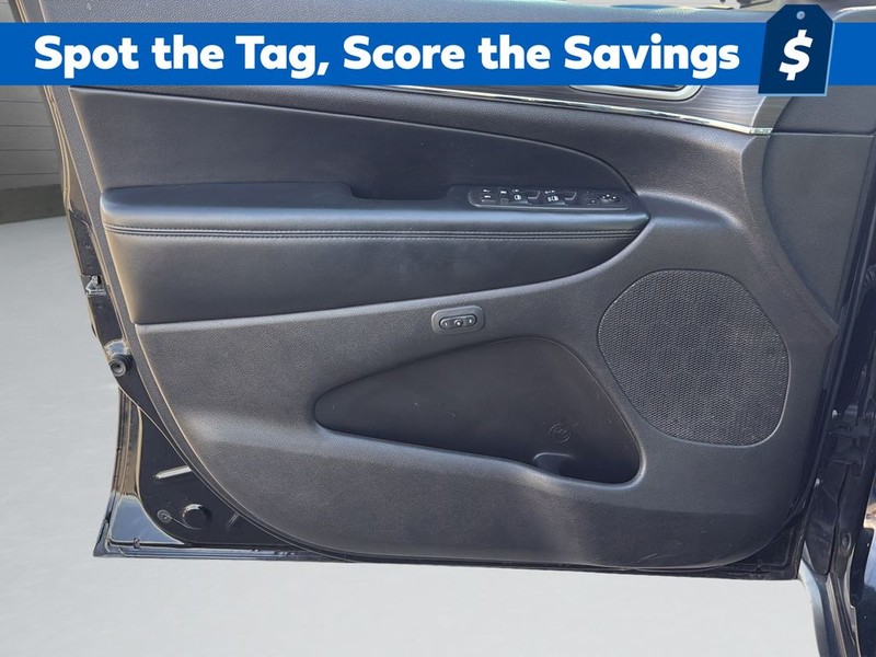 Jeep Grand Cherokee Vehicle Full-screen Gallery Image 11