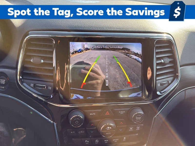 Jeep Grand Cherokee Vehicle Full-screen Gallery Image 24