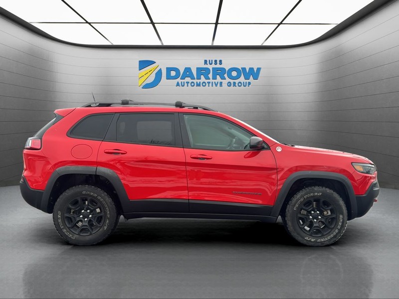 Jeep Cherokee Vehicle Full-screen Gallery Image 6