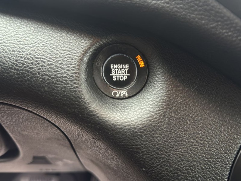 Jeep Cherokee Vehicle Full-screen Gallery Image 20