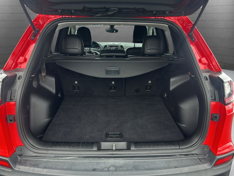 Jeep Cherokee Vehicle Full-screen Gallery Image 26