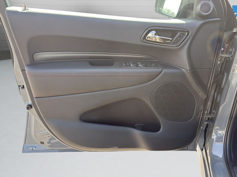 Dodge Durango Vehicle Full-screen Gallery Image 11