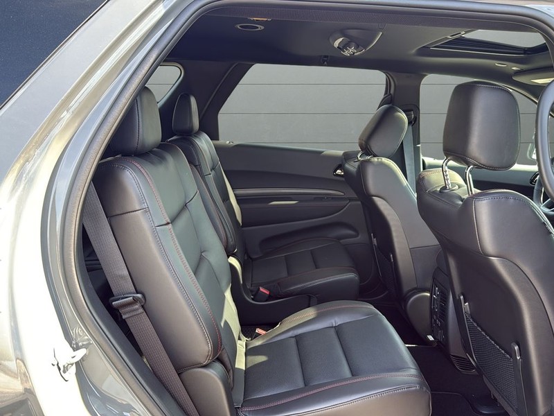 Dodge Durango Vehicle Full-screen Gallery Image 14