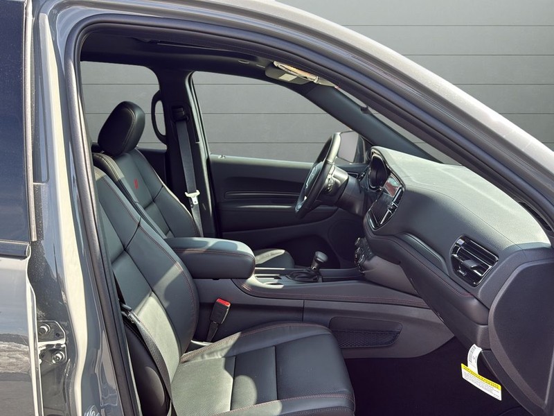 Dodge Durango Vehicle Full-screen Gallery Image 15