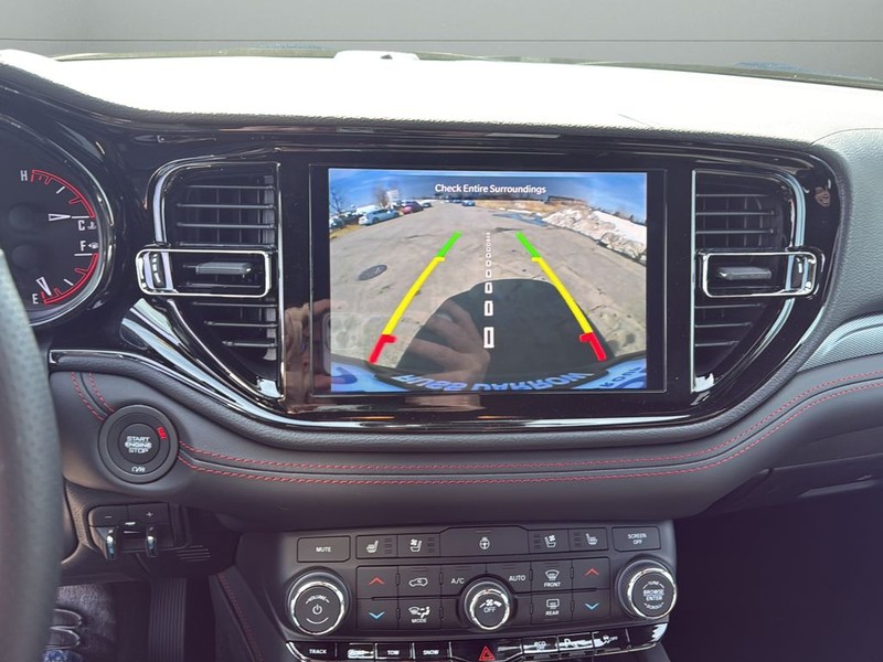 Dodge Durango Vehicle Full-screen Gallery Image 24