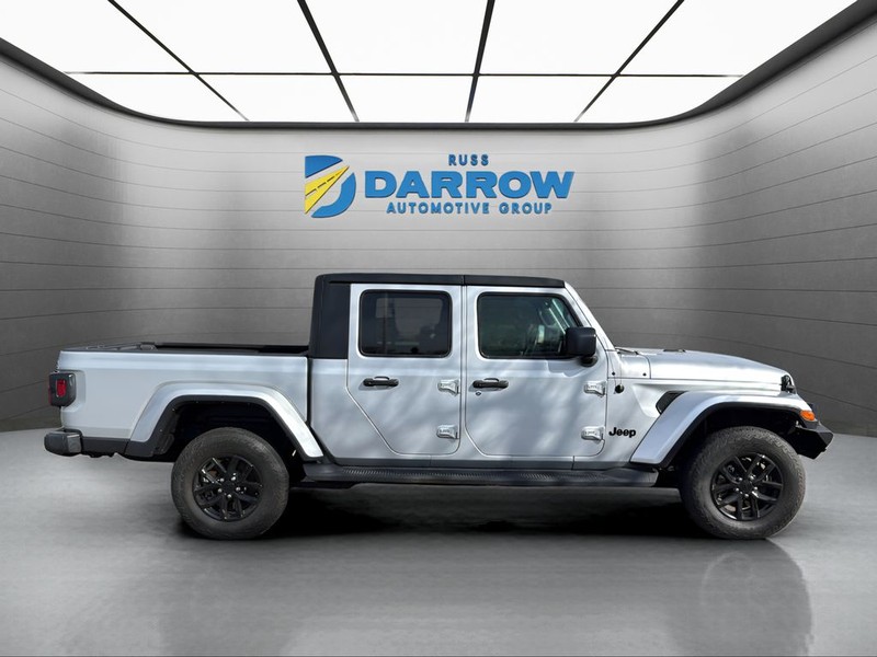 Jeep Gladiator Vehicle Full-screen Gallery Image 6