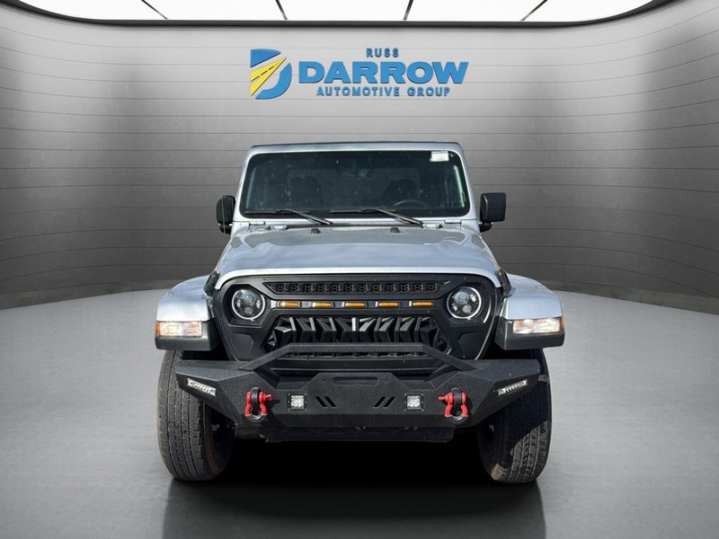 Jeep Gladiator Vehicle Full-screen Gallery Image 8