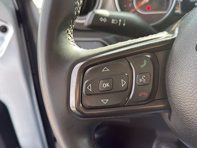 Jeep Gladiator Vehicle Full-screen Gallery Image 9