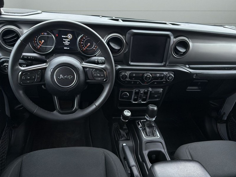 Jeep Gladiator Vehicle Full-screen Gallery Image 12