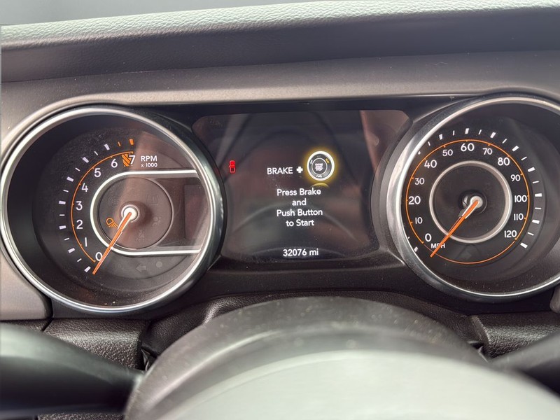 Jeep Gladiator Vehicle Full-screen Gallery Image 13