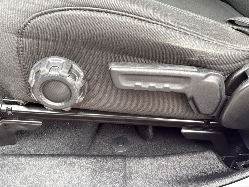 Jeep Gladiator Vehicle Full-screen Gallery Image 26