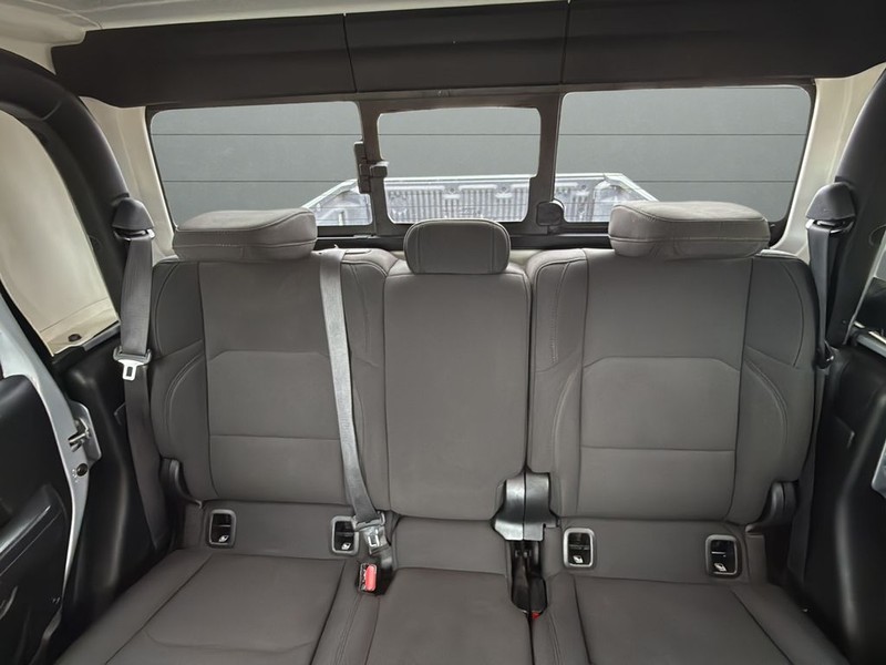 Jeep Gladiator Vehicle Full-screen Gallery Image 28