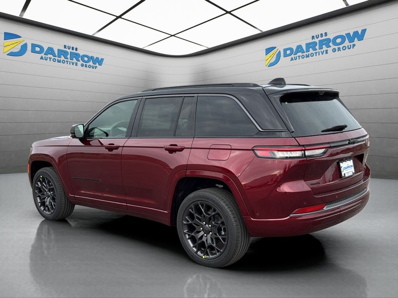 Jeep Grand Cherokee Vehicle Full-screen Gallery Image 3