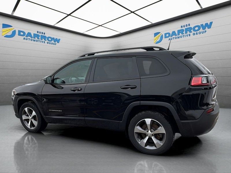 Jeep Cherokee Vehicle Full-screen Gallery Image 3