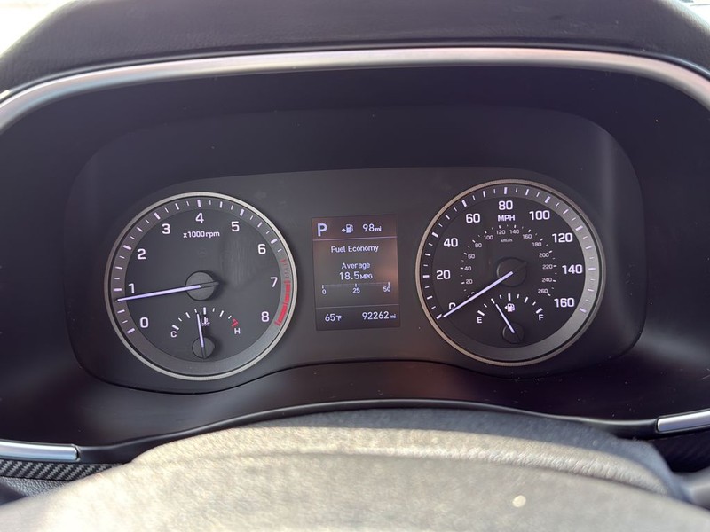 Hyundai Tucson Vehicle Full-screen Gallery Image 13