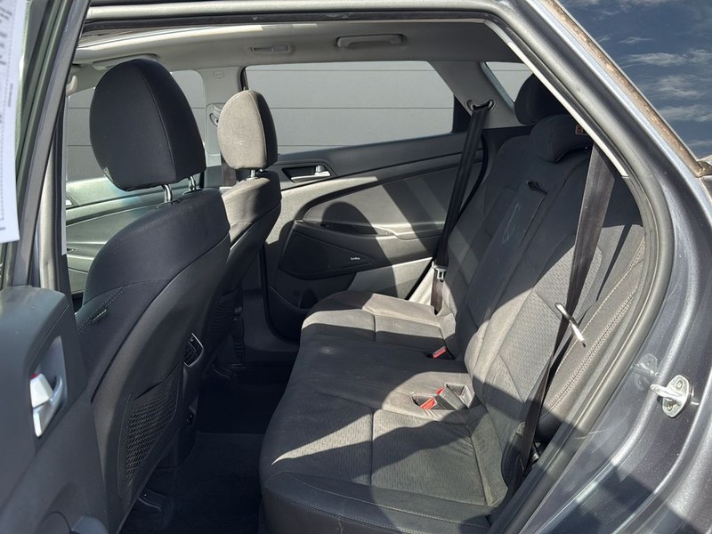 Hyundai Tucson Vehicle Full-screen Gallery Image 17