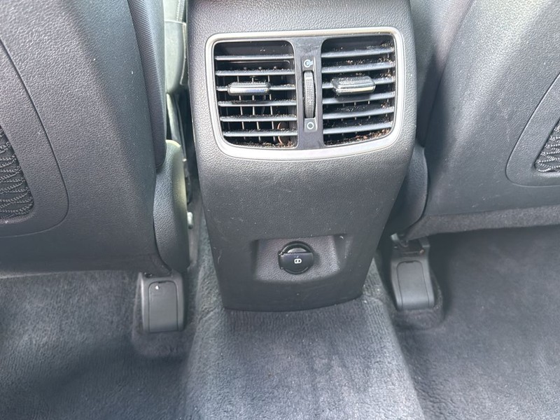 Hyundai Tucson Vehicle Full-screen Gallery Image 18