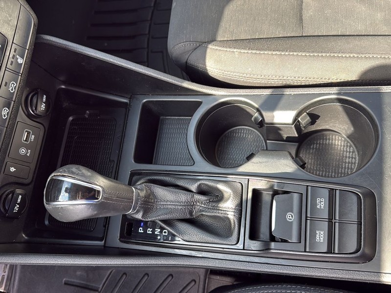 Hyundai Tucson Vehicle Full-screen Gallery Image 22