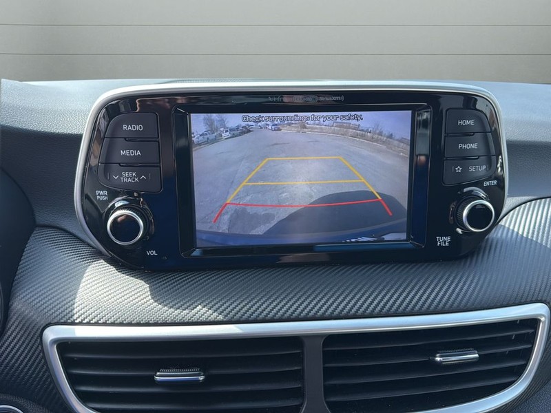 Hyundai Tucson Vehicle Full-screen Gallery Image 24