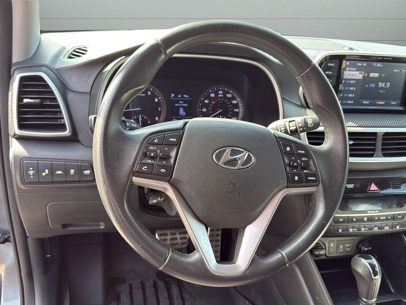 Hyundai Tucson Vehicle Full-screen Gallery Image 29