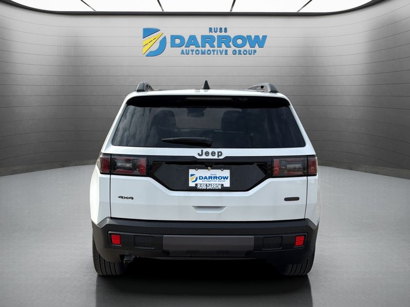 Jeep Cherokee Vehicle Full-screen Gallery Image 4