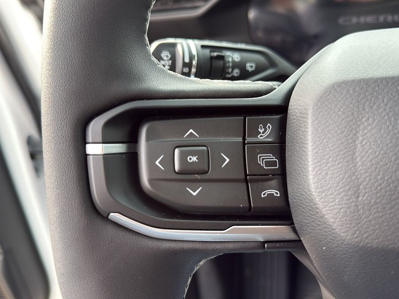 Jeep Cherokee Vehicle Full-screen Gallery Image 9