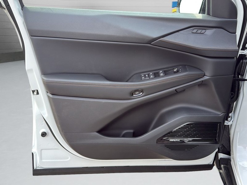 Jeep Cherokee Vehicle Full-screen Gallery Image 11