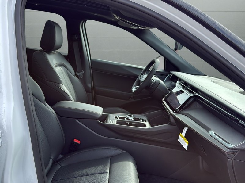 Jeep Cherokee Vehicle Full-screen Gallery Image 15