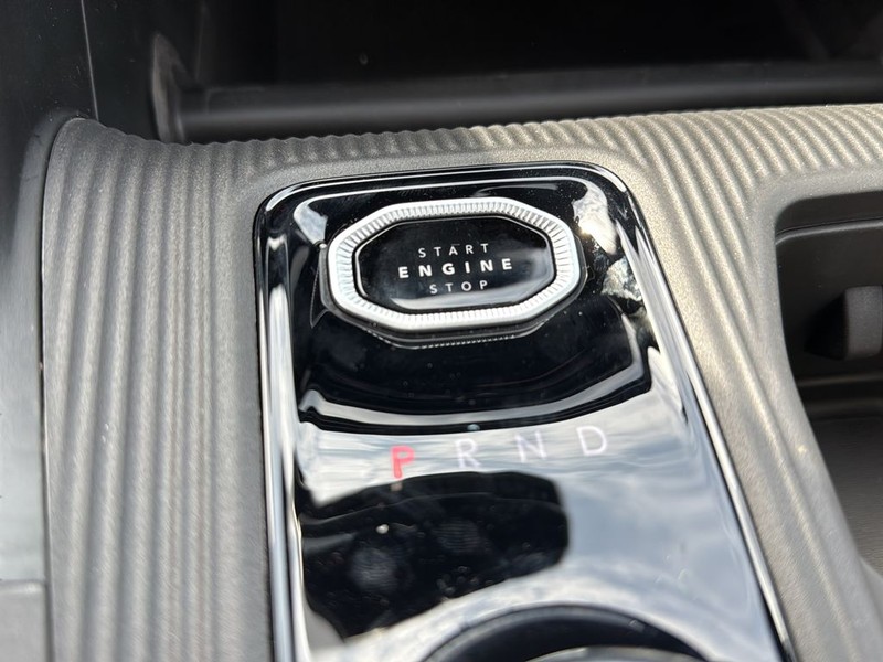 Jeep Cherokee Vehicle Full-screen Gallery Image 21