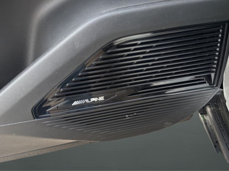 Jeep Cherokee Vehicle Full-screen Gallery Image 27