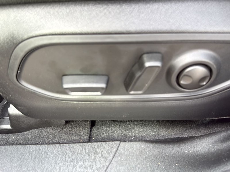 Jeep Cherokee Vehicle Full-screen Gallery Image 28